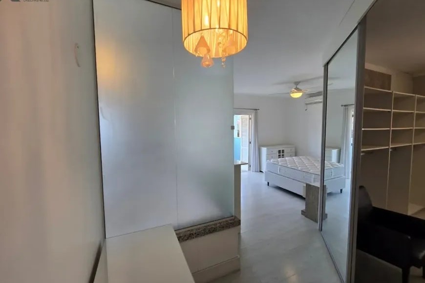 Casa Alto Padrão à Venda em Esteio com 3 Quartos e 4 banheiros à Venda, 338 m²