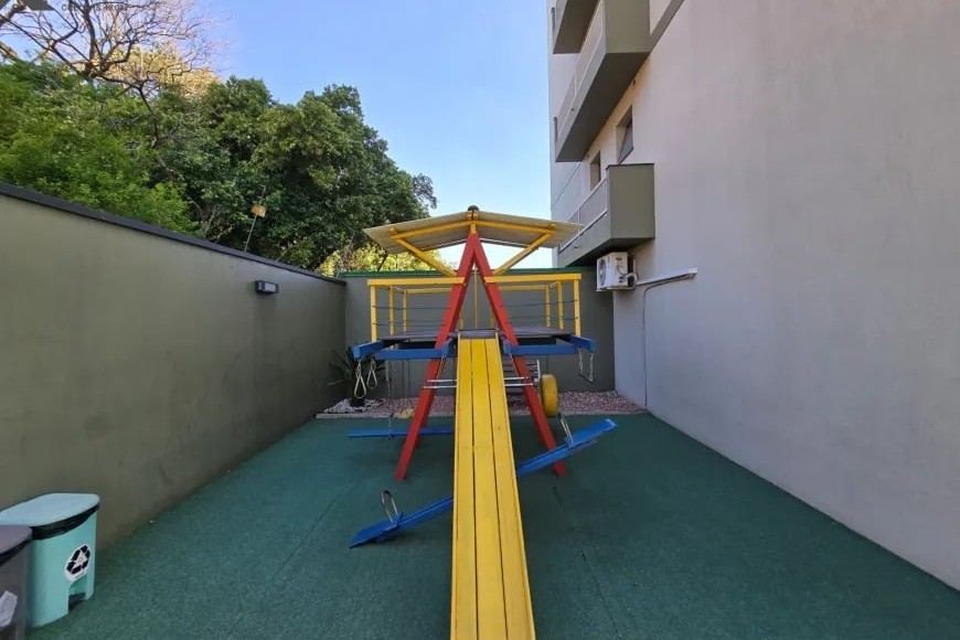 Apartamento à Venda em Esteio com 3 Quartos e 2 banheiros, 103 m²