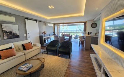 Apartamento à Venda em Esteio com 3 Quartos e 3 banheiros, 119 m²