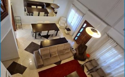 Sobrado à Venda em Esteio com 3 Quartos e 3 banheiros, 369 m²