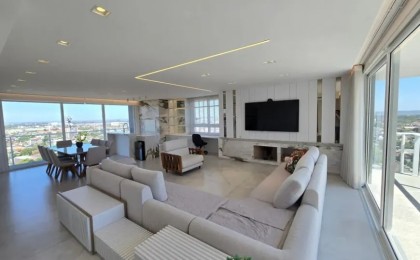 Apartamento à Venda em Esteio com 3 Quartos e 5 banheiros, 241 m²