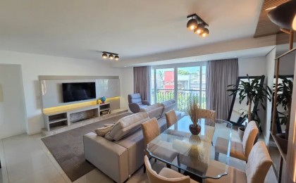 Apartamento à Venda em Esteio com 2 Quartos e 3 banheiros, 120 m²